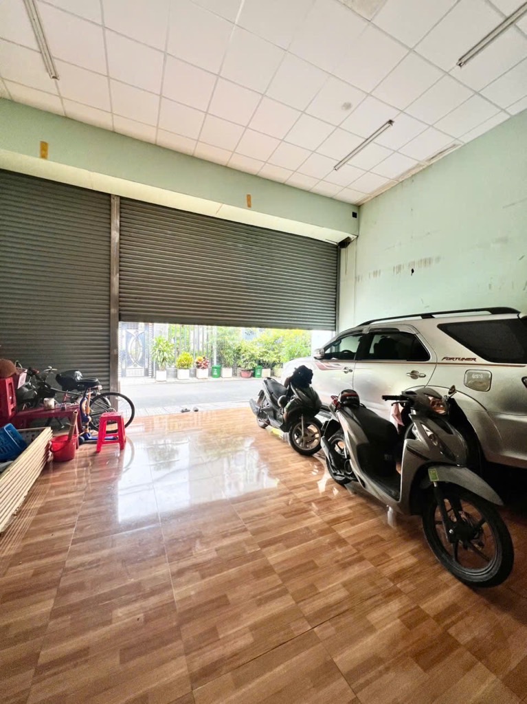 Nhà bán bình trị đông