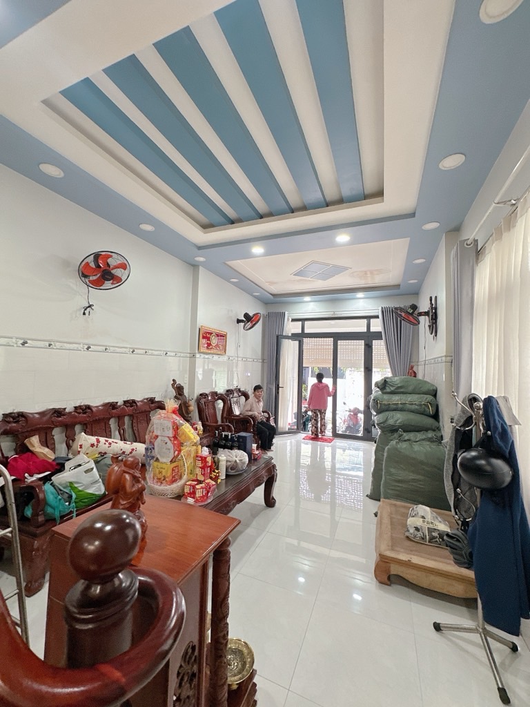 Nhà bán bình tân