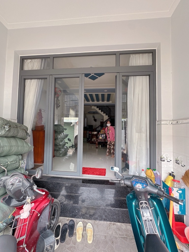 Nhà bán bình tân