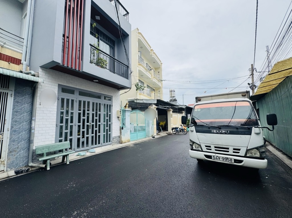 Bán nhà tô hiệu