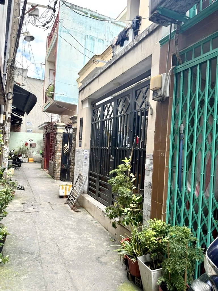 Nhà bán tân phú