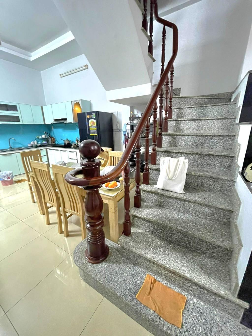 Nhà bán tỉnh lộ 10