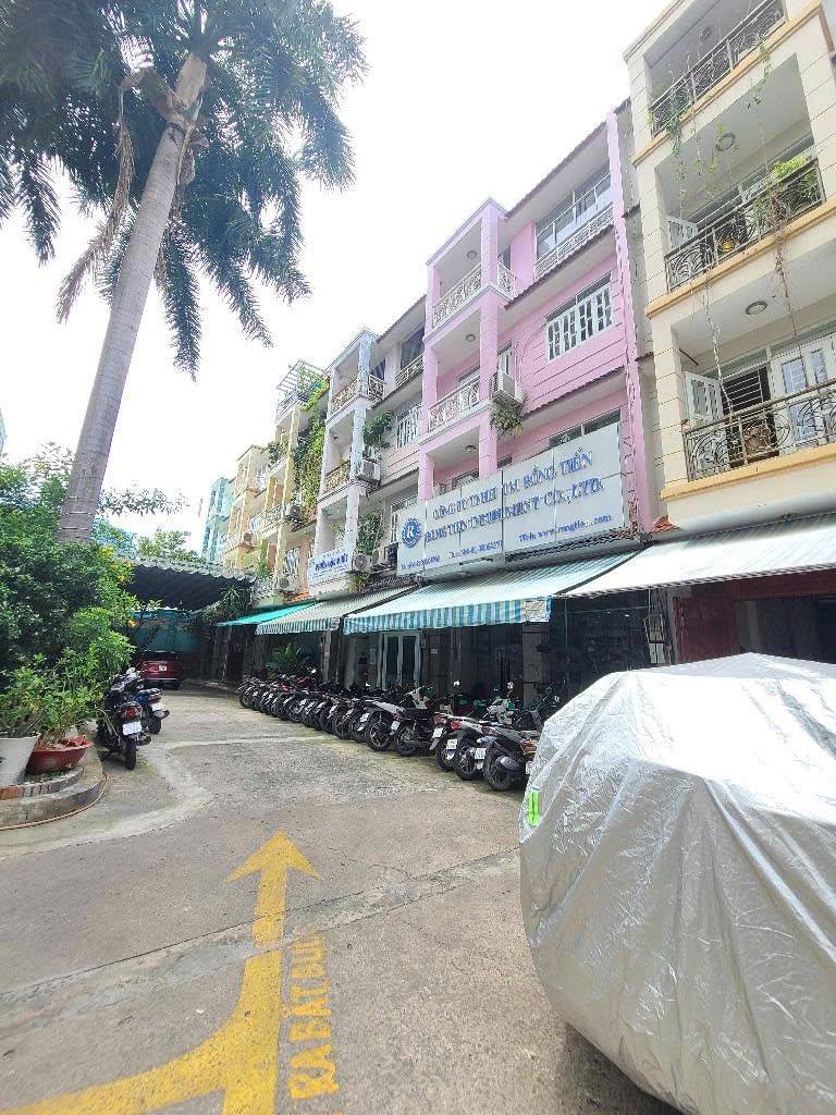 Nhà bán nguyên hữu tiến