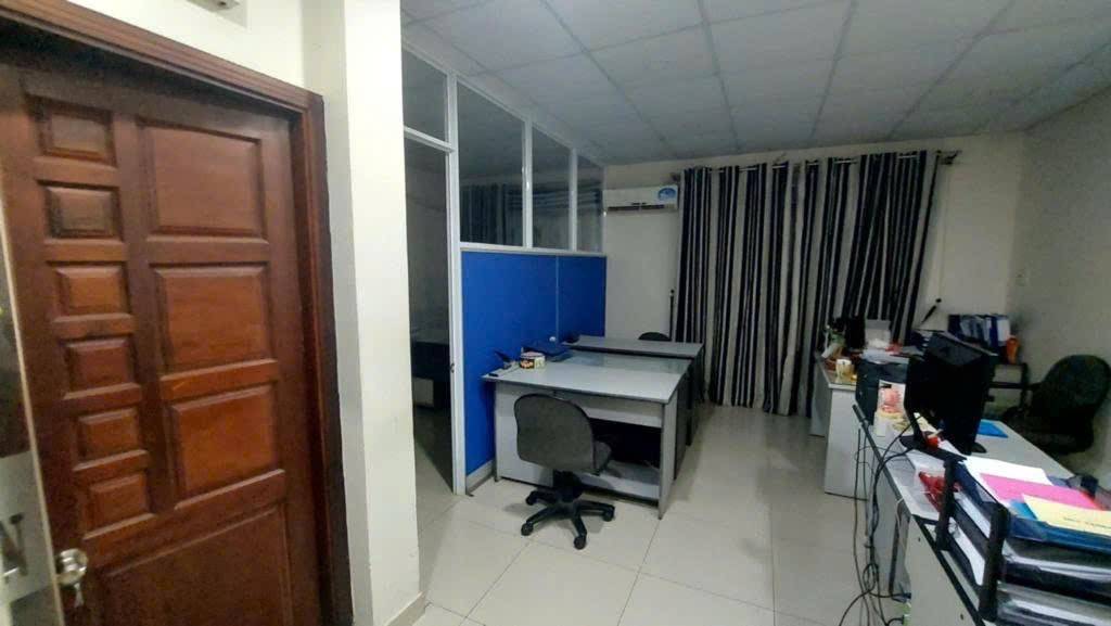 Nhà bán nguyên hữu tiến