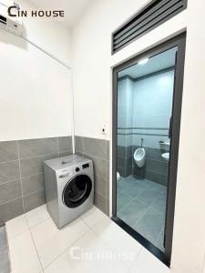 Siêu mẫu tân phú , Dt 38m2 , 4 tầng , hẻm thoáng mát , gần kênh tân hóa