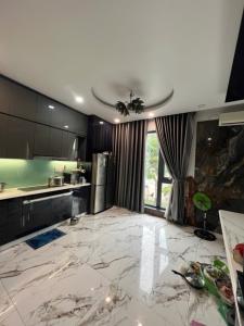 Bán nhà kênh nước đen