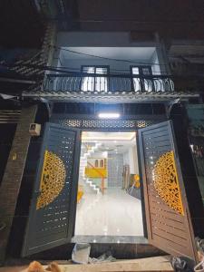Nhà bán ấp chiến lượt