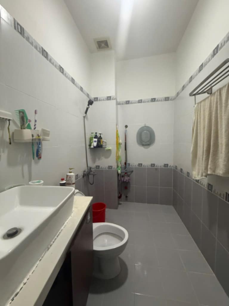 Bán Nhà Hẻm xe tải, Ngang 5mét ,6PN+6WC, Đường Trần Hữu Trang,Phú Nhuận
