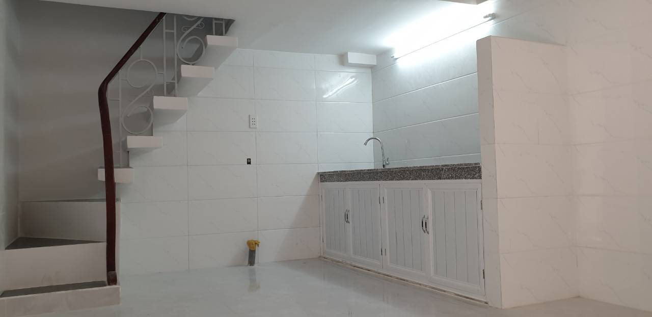 Nhà hẻm Bạch Mã – cư xá Bắc hải p.15 q.10 DTSD 54m2 - 3 tầng BTCT, chỉ 3.x tỷ