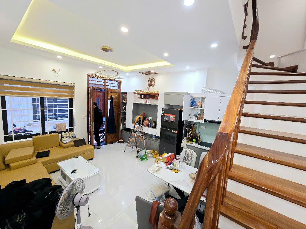BÁN NHÀ DI TRẠCH – 40M²X5T – NGÕ Ô TÔ – GẦN ĐƯỜNG 32 – 6.1 TỶ