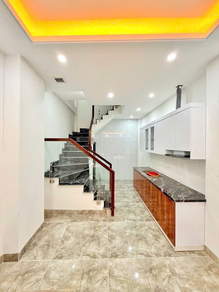 Bán Nhà Hồ Tùng Mậu. nhà đẹp trong ngõ, giao thông thuận tiện, diện tích 32m2, giá 6.99 tỷ