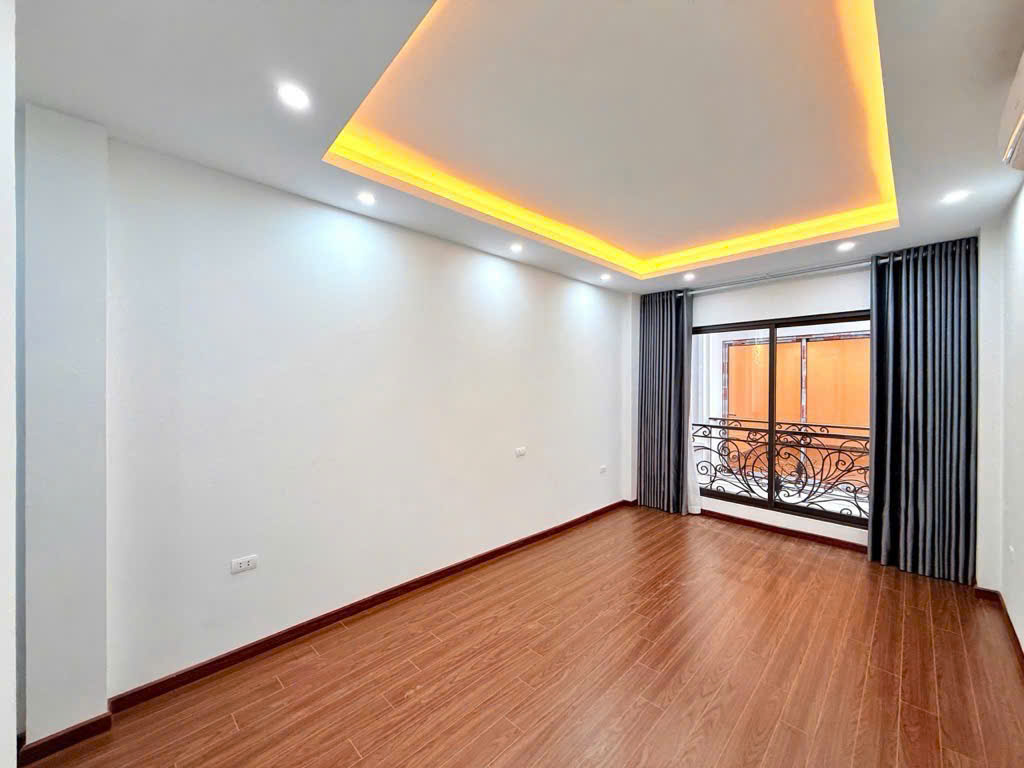 Bán Nhà Hồ Tùng Mậu. nhà đẹp trong ngõ, giao thông thuận tiện, diện tích 32m2, giá 6.99 tỷ