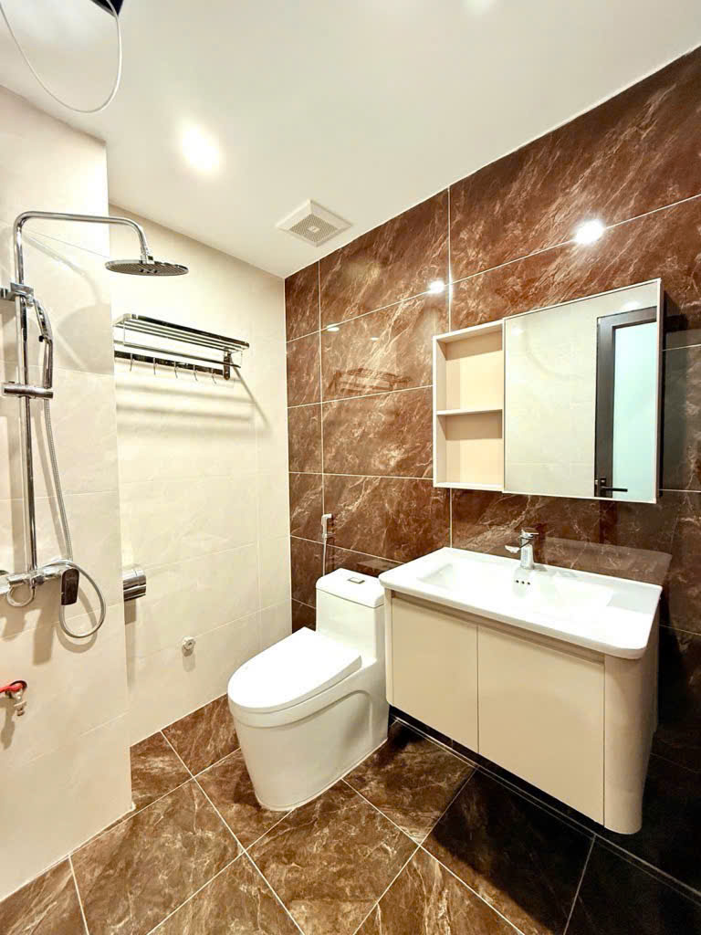 Bán Nhà Hồ Tùng Mậu. nhà đẹp trong ngõ, giao thông thuận tiện, diện tích 32m2, giá 6.99 tỷ