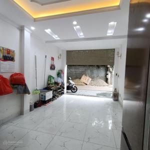 BÁN NHÀ HỒNG TIẾN -BỒ ĐỀ 42m 6 TẦNG GARA Ô TÔ NGÕ THÔNG 15M RA MẶT PHỐ GẦN BV TÂM ANH