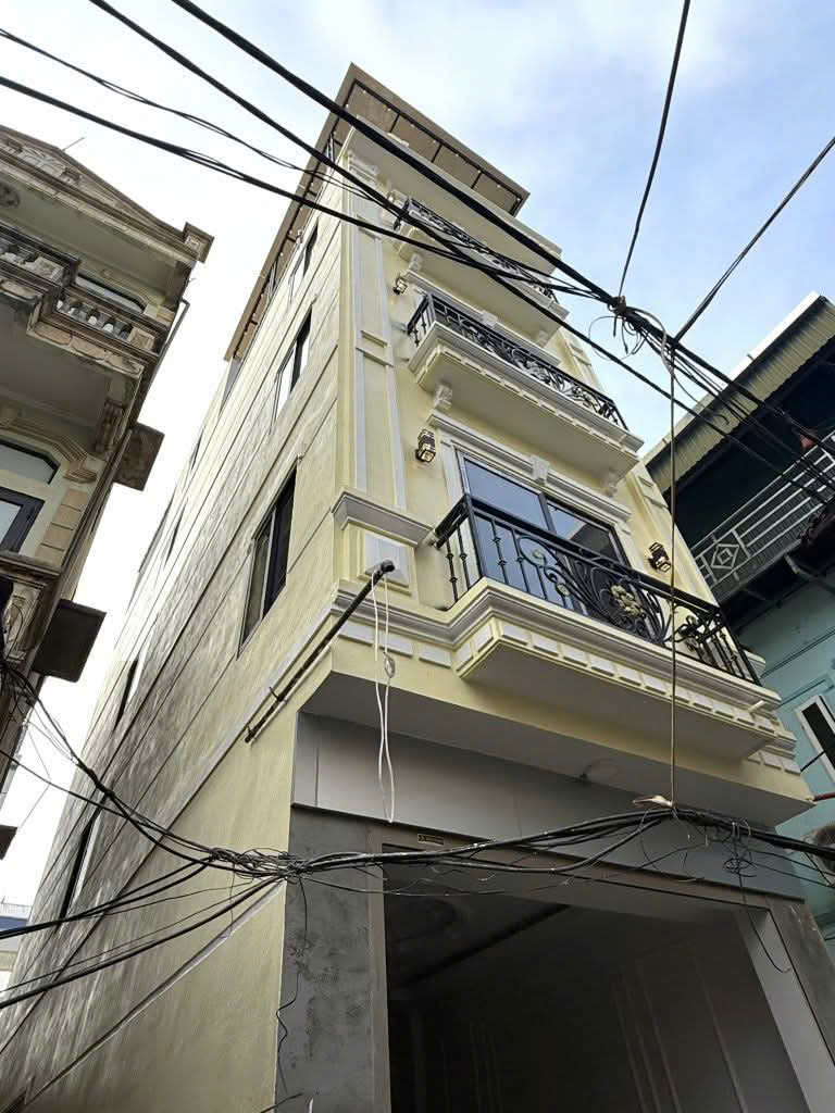 Cần bán gấp căn nhà đẹp , siêu rộng rãi , tiện nghi