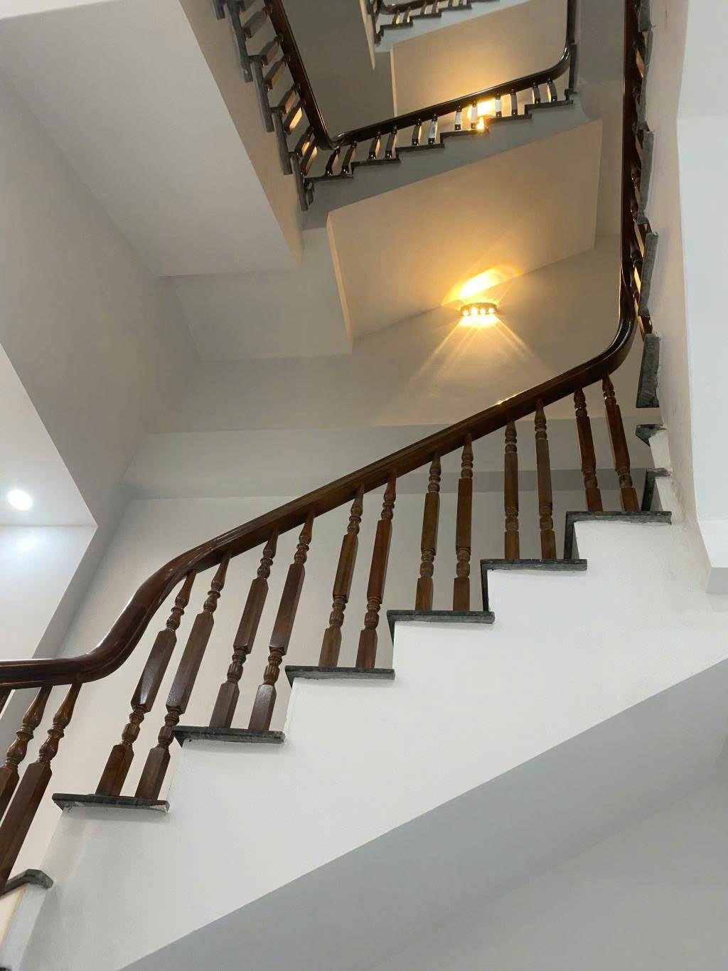 Bán nhà Miêu Nha nhà mới hoàn thiện, oto đỗ cửa 8.3 tỷ