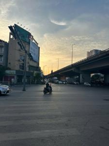 NHÀ ĐẸP GIẢI PHÓNG, NGÕ RỘNG THÊNH THANG, CÁCH PHỐ 20M, DT 35m, MT rộng, GIÁ CHỈ HƠN 3 TỶ