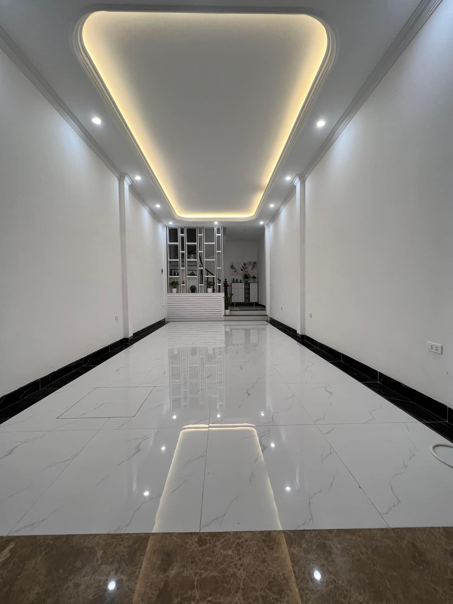 GIÁP NHỊ NHÀ MỚI KOONG - CHỦ TỰ XÂY - Ô TÔ - GA RA - KINH DOANH - VIEW HỒ