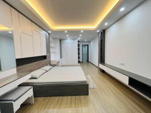 GIÁP NHỊ NHÀ MỚI KOONG - CHỦ TỰ XÂY - Ô TÔ - GA RA - KINH DOANH - VIEW HỒ