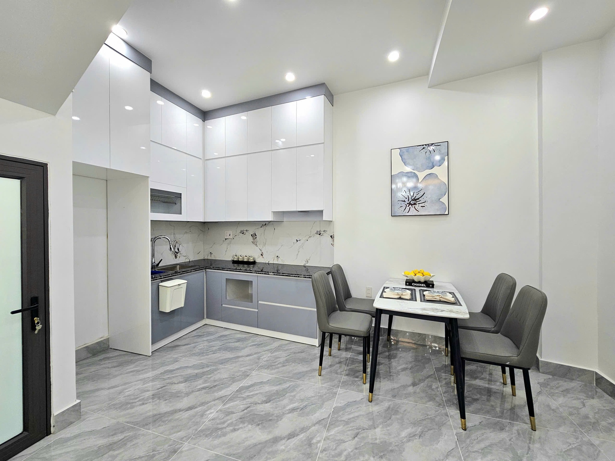 BÁNH NHÀ 3 TẦNG LÒ GỐM, QUẬN 6, 4PN 40M2 GIÁ 4 TỶ