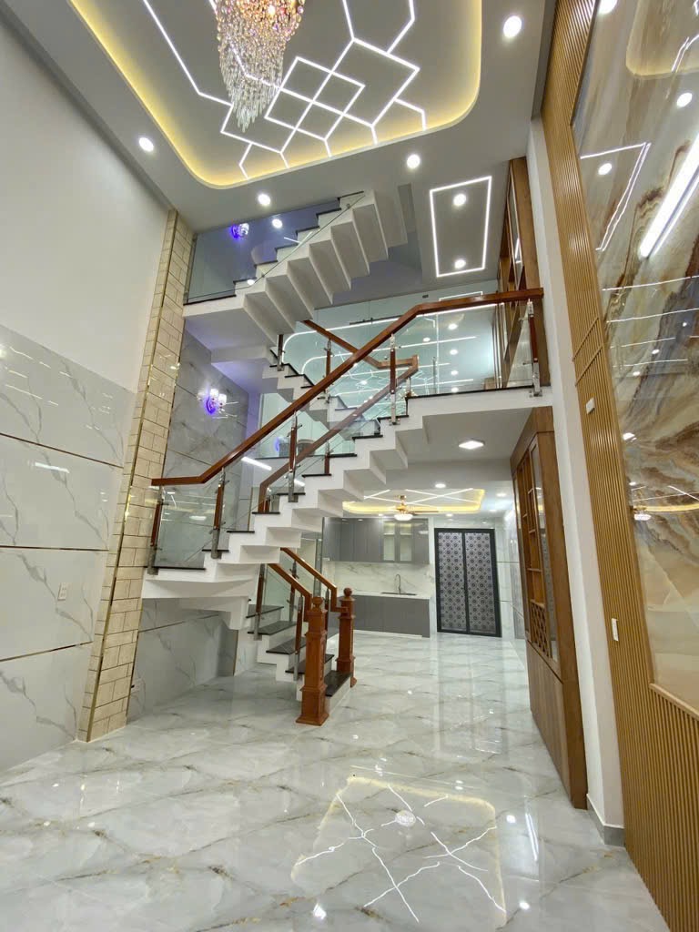 Bán nhà phường Tân Tạo, dt 5x12m, đẹp dọn vào ở ngay giá chỉ 6 tỷ nhỉnh tl