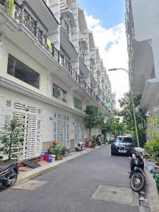 Bán nhà mới xây đường An Dương Vương, hẻm 7m thông