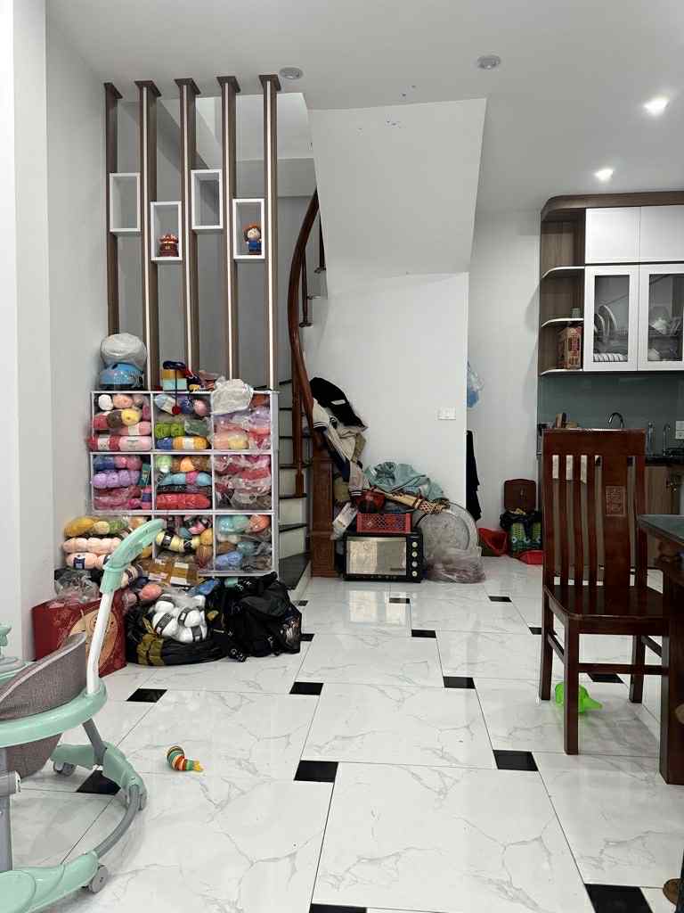 NHÀ ĐẸP KIM HOÀNG - LÔ GÓC - OTO NGỦ TRONG NHÀ - NGÕ TO - SÁT PHỐ