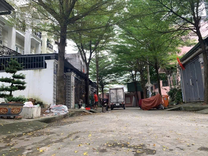VỊ TRÍ ĐẮC ĐỊA MT DƯƠNG THỊ MƯỜI TÌM KO RA CĂN THỨ 2 ĐANG THU NHẬP 10TR/tháng CHỈ 4.5 TỶ .