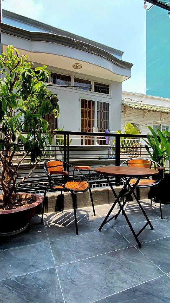 Vì gia đình mình sắp định cư ở nước ngoài nên mình muốn bán nhà gấp  Quang Trung 22m2  Giá 3.1 tỷ Phường 10 Gò Vấp . Liên Hệ Mr Hải : 0919 34 68 52