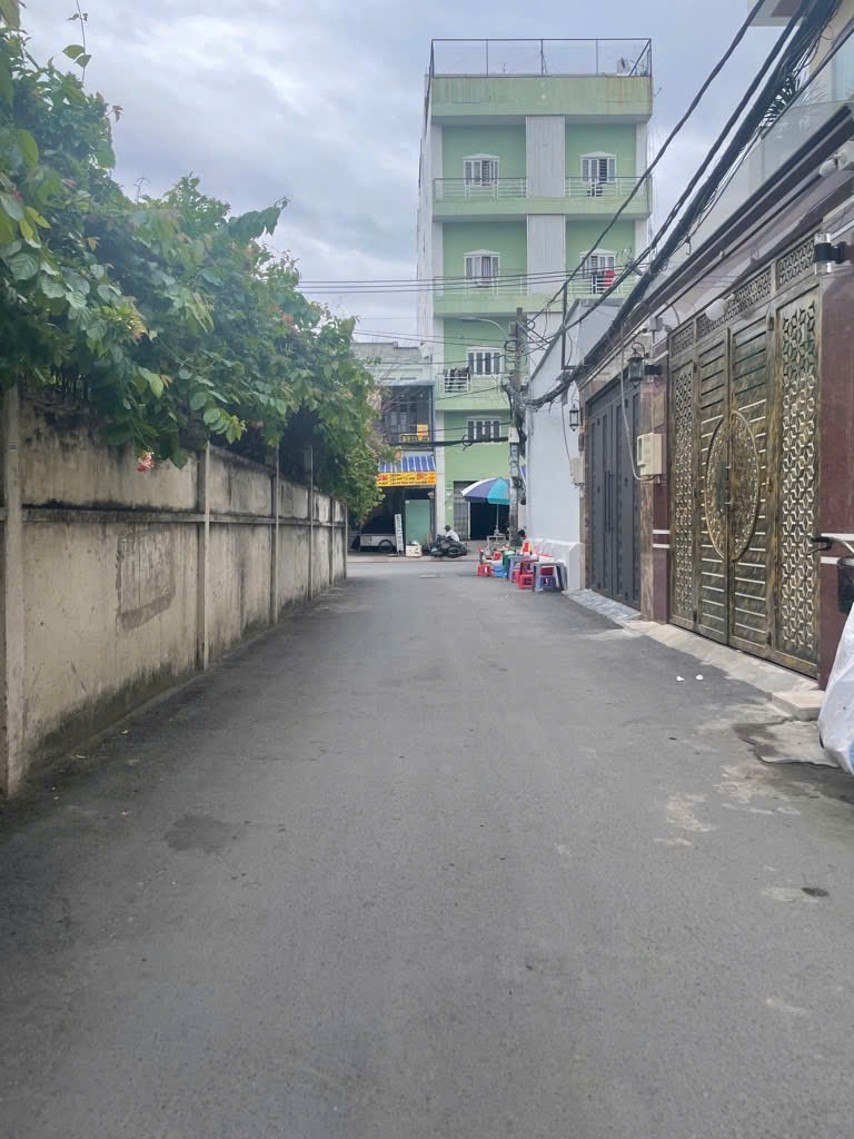 RẺ NHẤT ĐƯỜNG VƯỜN LÀI. NHÀ PHỐ NẰM TRONG KDC CAO CẤP, Ô TÔ NGỦ TRONG NHÀ, SỔ VUÔNG A4, HOÀN CÔNG ĐỦ, DỌN VÀO Ở NGAY Đường Đ2 KDC Vườn Lài 110m2 Giá 16.2 tỷ Phường An Phú Đông Quận 12 .