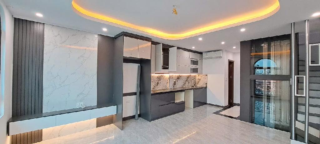 BÁN NHÀ THẠCH BÀN – 6 TẦNG – THANG MÁY – Ô TÔ ĐỖ CỬA – 39M² – GIÁ 8.999 TỶ