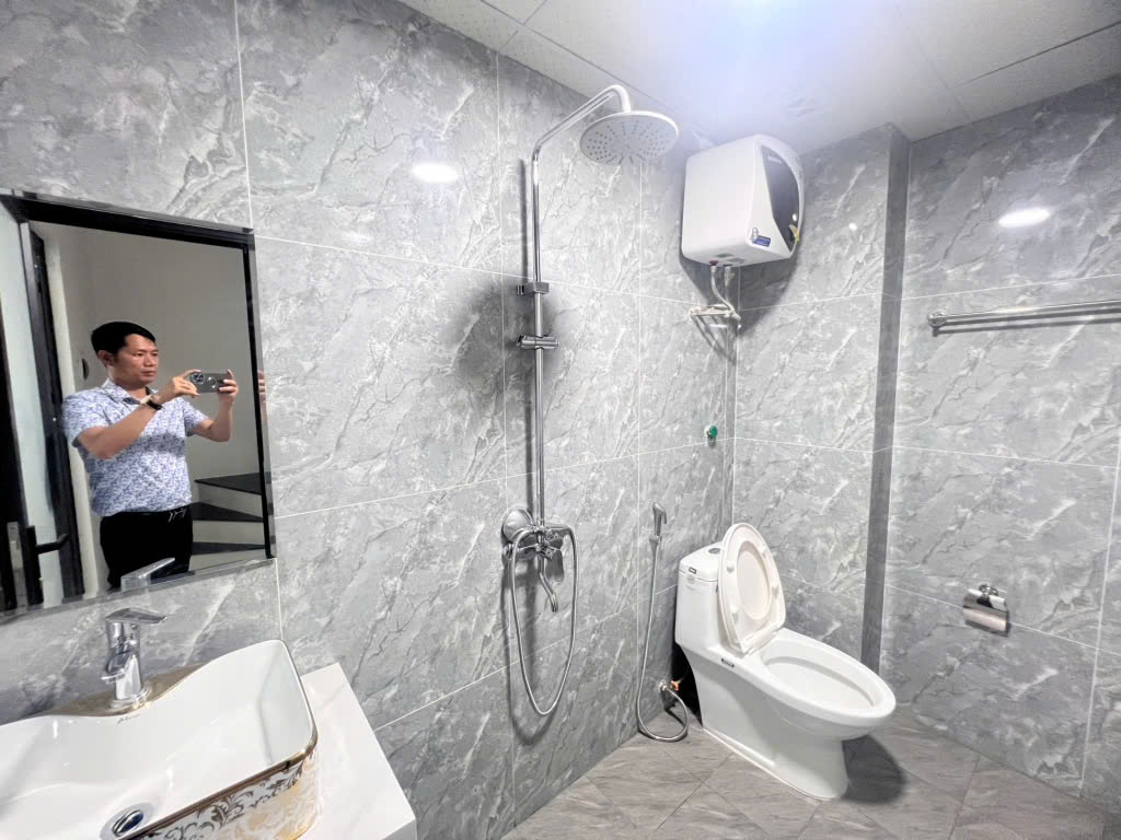 BÁN NHÀ THẠCH BÀN – 30M² – 6.2 TỶ – NHÀ 5 TẦNG MỚI