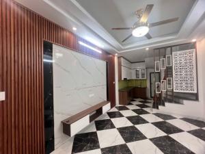 BÁN NHÀ THẠCH BÀN – 30M² – 6.2 TỶ – NHÀ 5 TẦNG MỚI