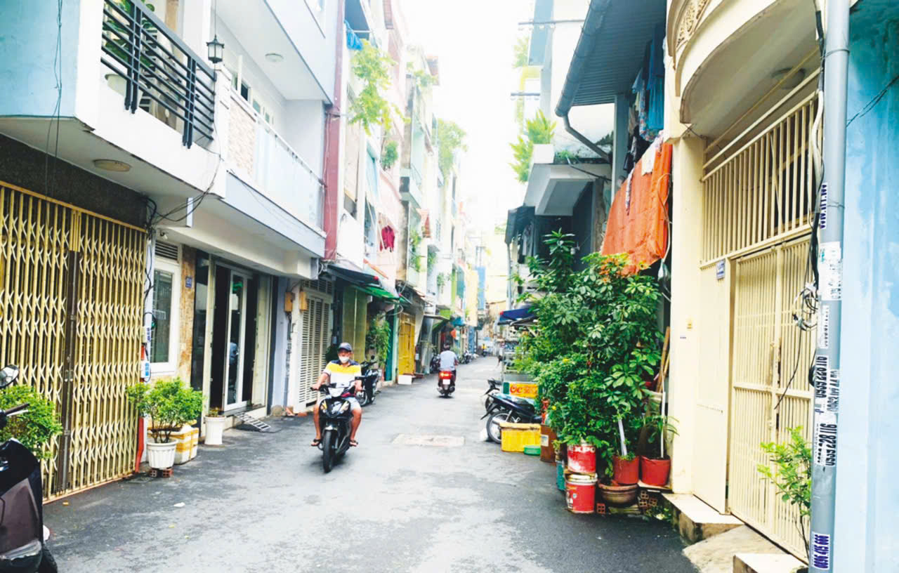 Bán nhà gần Lạc Long Quân, Tân Bình, 4 tầng, 34m2, nhỉnh 4 tỷ
