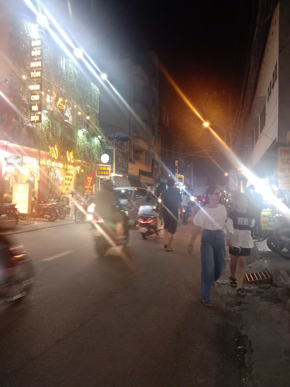 Nhà đường Trường Chinh, Tân Bình, 27m2, 2 tầng, hẻm 1/, giá 3.1 tỷ