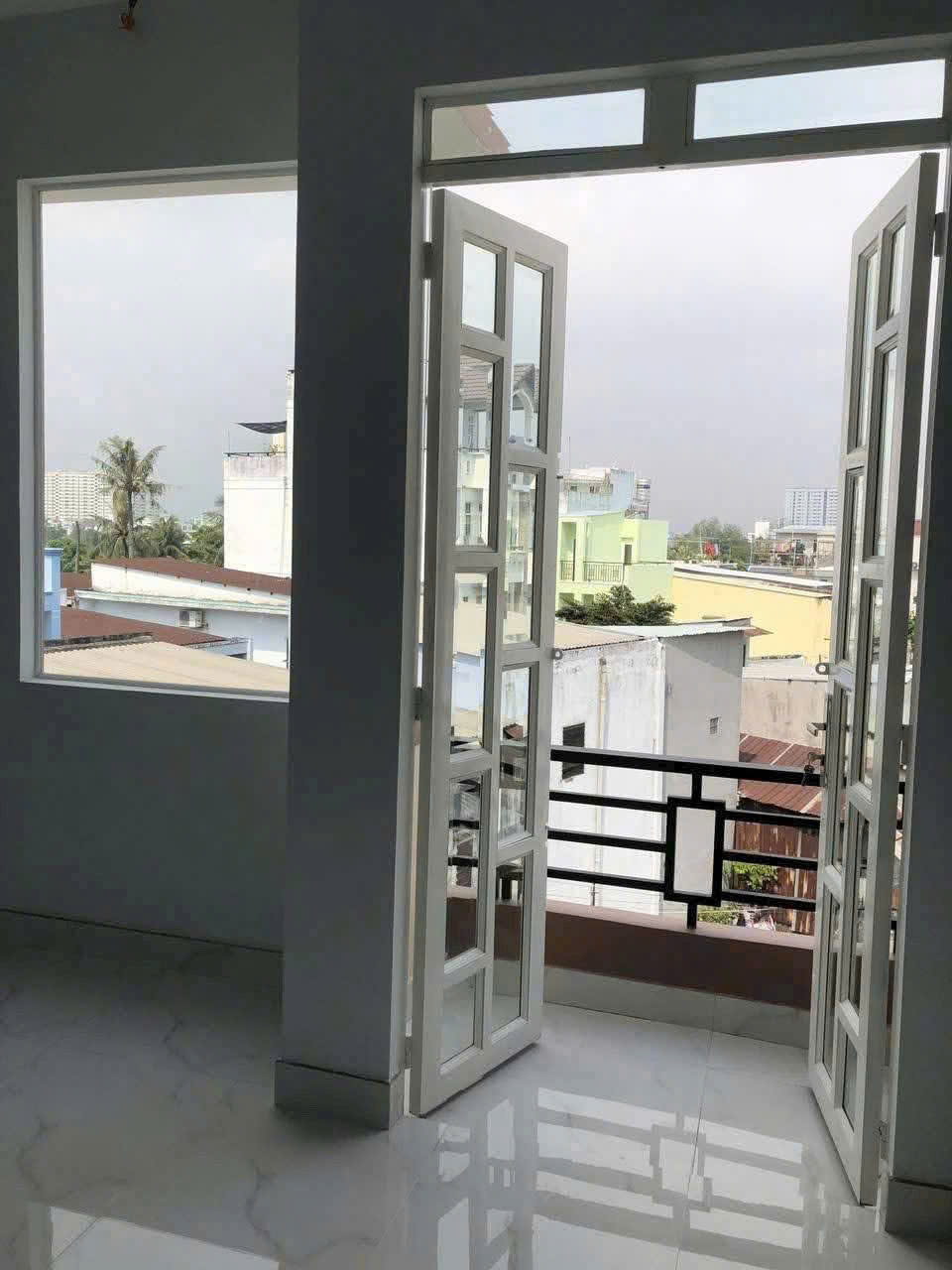 Nhà mới 100 chỉ cần xách vali vào ở gọi ngay đi xem nhà liền nha khách ơi