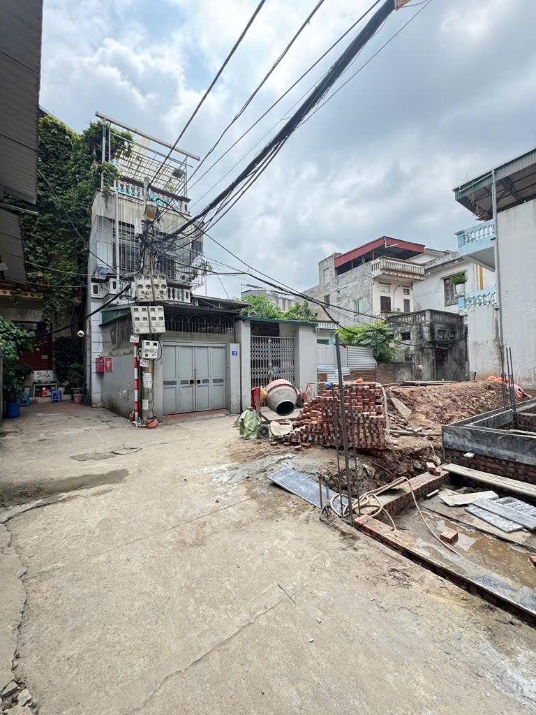 B.A.N NHÀ KIM LAN - NGÕ NÔNG - Ô TÔ TRÁNH NHAU - GIÁ 5.85 TỶ