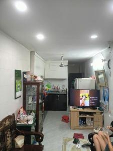 Bán nhà Đê La Thành - Dt 26m2 - sổ đỏ - giá 5.8T