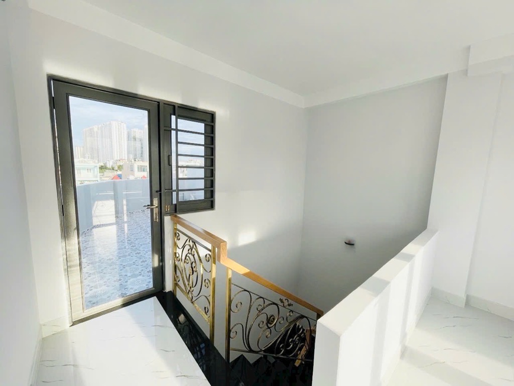 Bán nhà hẻm xe hơi 5 tầng 54m2, 6 phòng ngủ, dòng tiền 18tr/tháng gần công viên Bông Sao