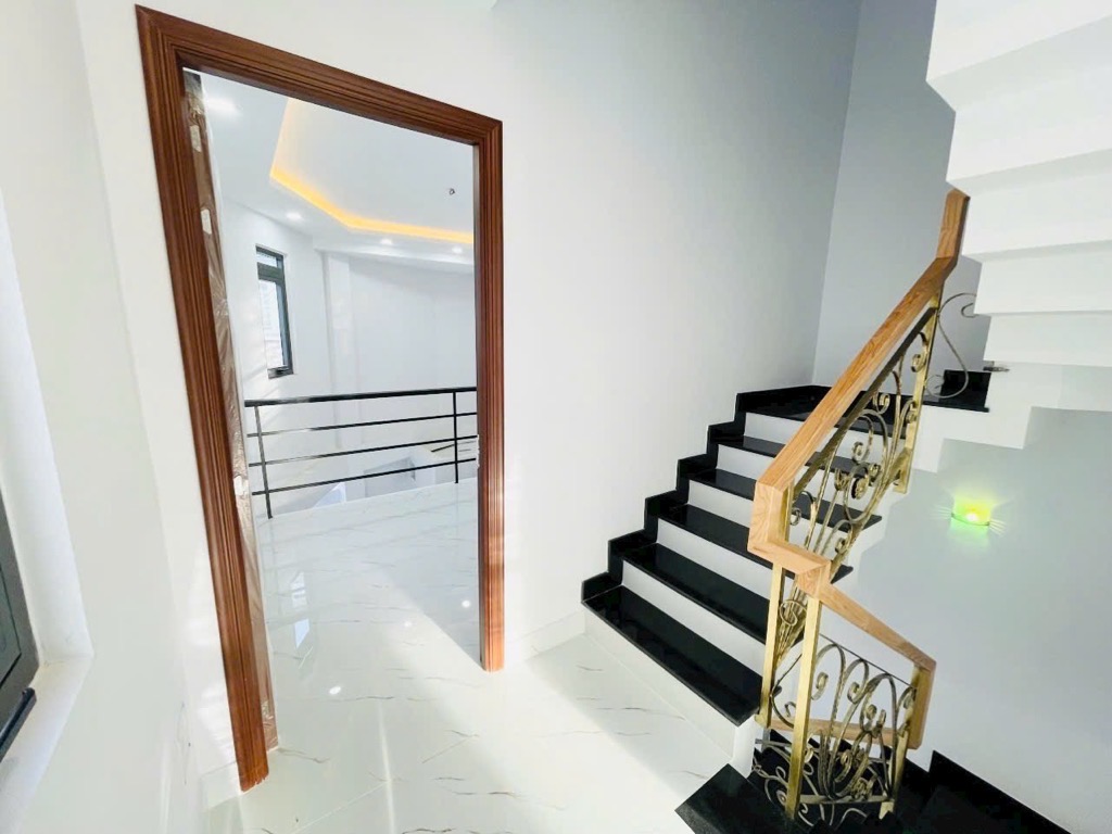 Bán nhà hẻm xe hơi 5 tầng 54m2, 6 phòng ngủ, dòng tiền 18tr/tháng gần công viên Bông Sao