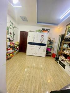 Bán nhà gần BX Quận 8, tiện ích đầy đủ, nhỉnh 2 tỷ