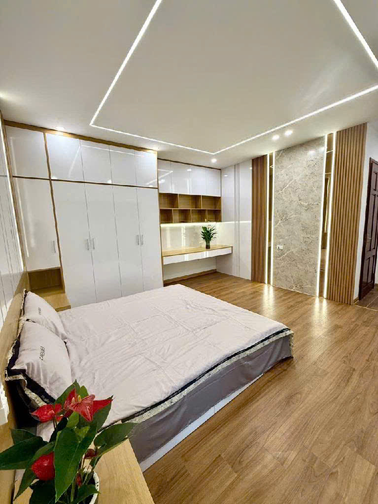 Bán nhà Trường Chinh, 06 tầng thang máy, nội thất 05 sao