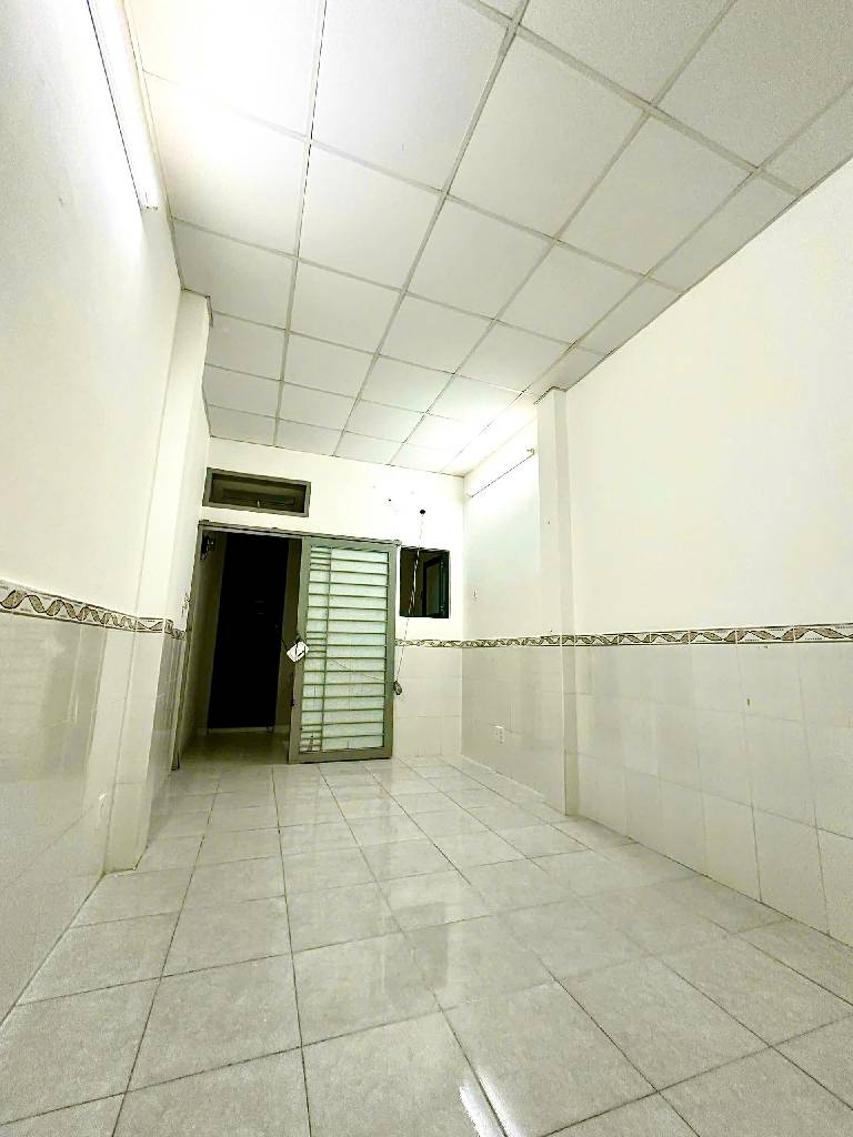 NHÀ BA THÁNG HAI P.8, Q.10 - DT 28M² - 3 LẦU BTCT - GIÁ 5.35 T.Ỷ TL