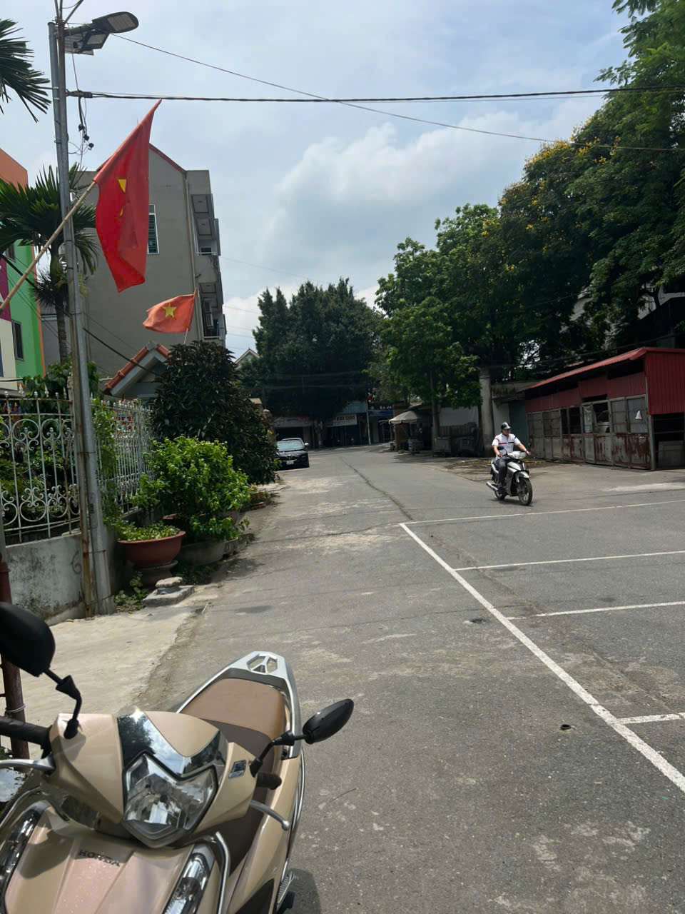 Bán 60m2 đất lô góc tại khu dịch vụ xã Quang Minh Tp Hà Nội, giá 4.8 tỷ