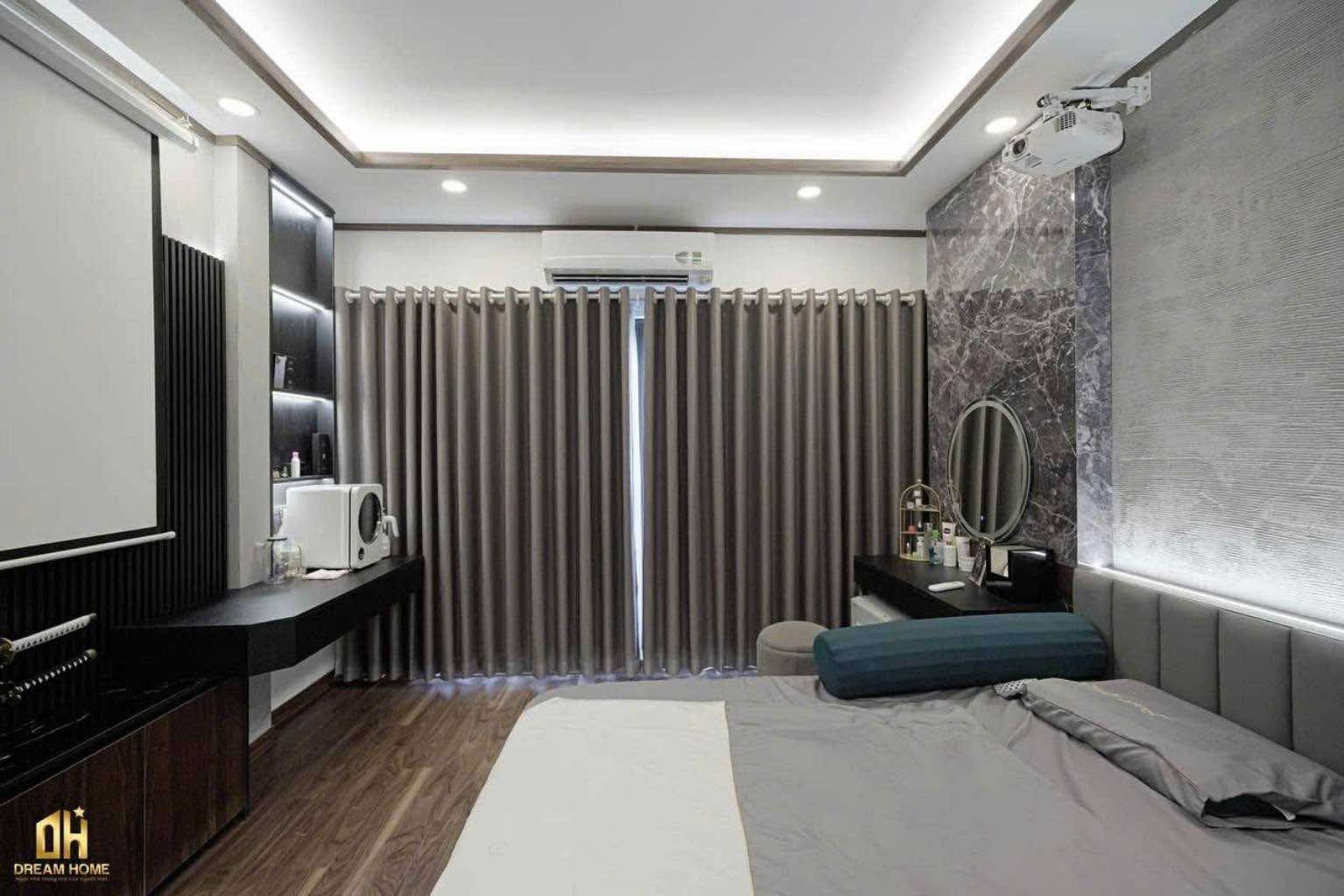 Bán nhà khu vực Hoàng Mai view hồ 43m2 x 6 tầng, mặt tiền 4.1m, gara oto