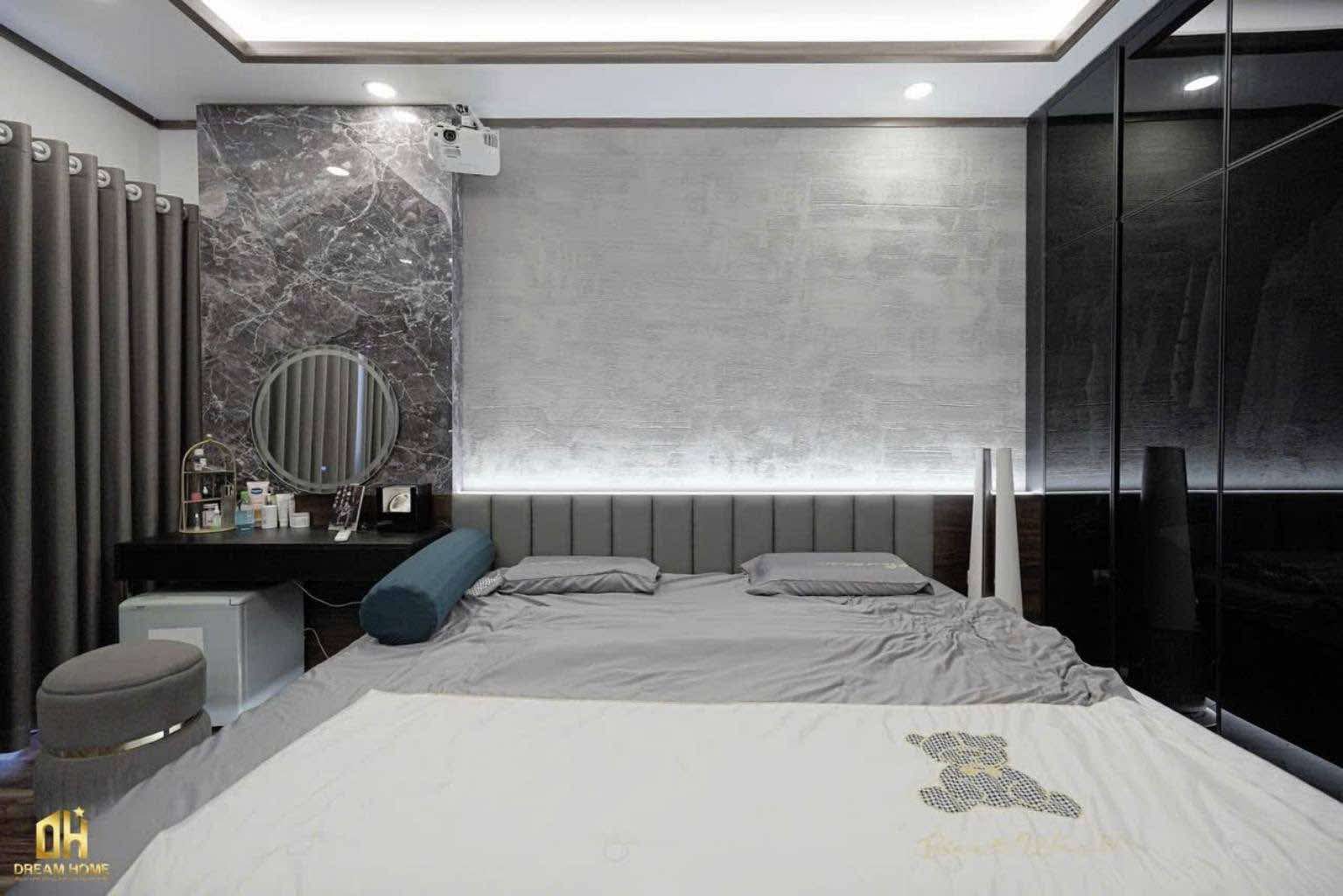 Bán nhà khu vực Hoàng Mai view hồ 43m2 x 6 tầng, mặt tiền 4.1m, gara oto