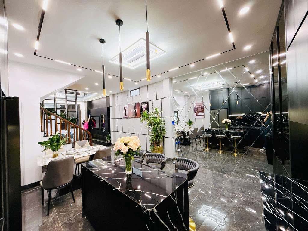 Bán nhà khu vực Hai Bà Trưng, siêu phẩm luxury 60m2 x 4 tầng, mặt tiền 4.3m, giá chỉ 10 tỷ