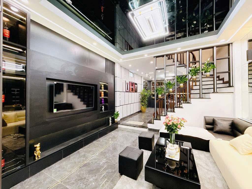 Bán nhà khu vực Hai Bà Trưng, siêu phẩm luxury 60m2 x 4 tầng, mặt tiền 4.3m, giá chỉ 10 tỷ