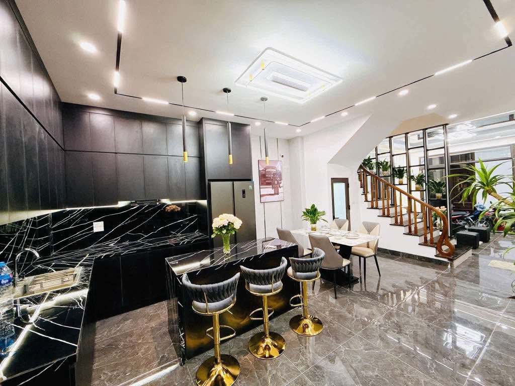 Bán nhà khu vực Hai Bà Trưng, siêu phẩm luxury 60m2 x 4 tầng, mặt tiền 4.3m, giá chỉ 10 tỷ