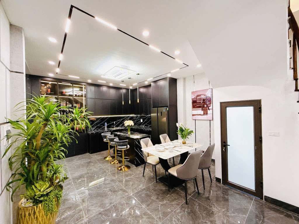 Bán nhà khu vực Hai Bà Trưng, siêu phẩm luxury 60m2 x 4 tầng, mặt tiền 4.3m, giá chỉ 10 tỷ